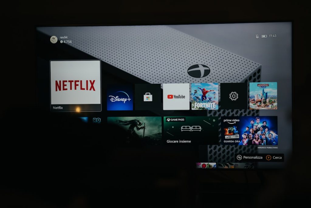 Smart TV with IPTV interface